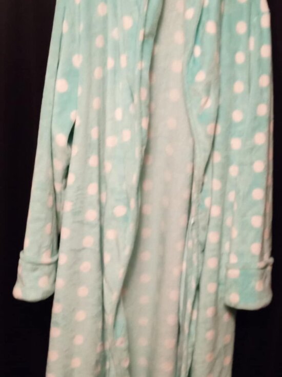 Secret Treasures Other - SECRET TREASURE SUPERMINKY SLEEP ROBE SIZE 3X (22W-24W) green/white w/belt long